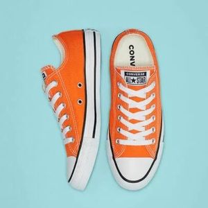 CONVERSE Chuck Taylor All Star Low Top Women’s 8